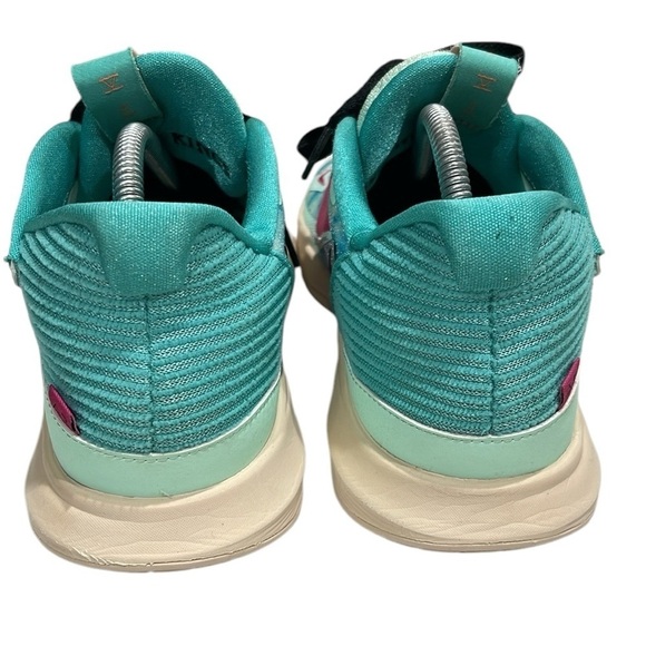 Nike Kyrie Low 5 Community Basketball Shoes Multi Color  SZ 8.5 - Picture 4 of 8